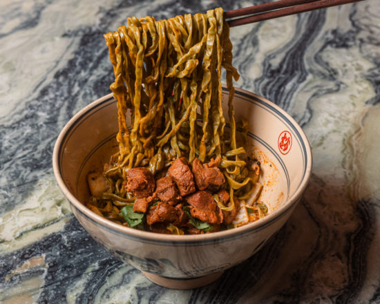 F 秘制卤牛肉菠菜面 F 秘制卤牛肉菠菜面